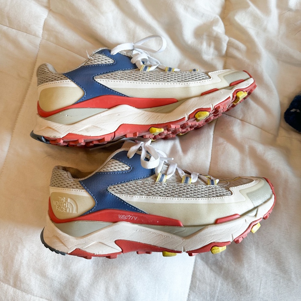 The North Face Vectiv Trail Sneakers in Cream, Blue & Red